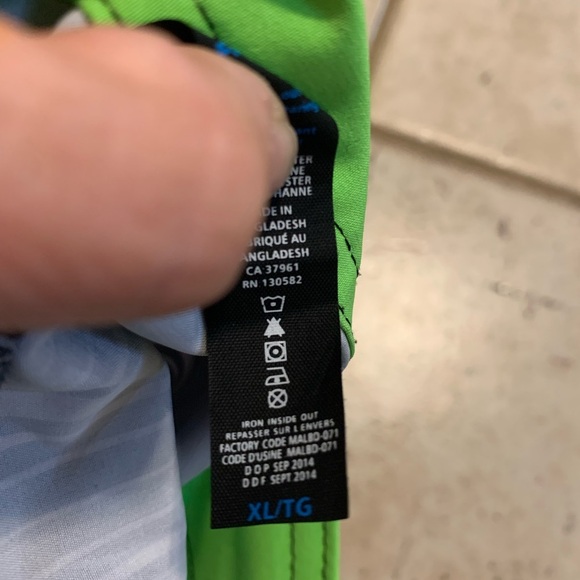 Firefly Youth Boys Striped Board Shorts Black/Grey/Green Size XL/TG - Picture 6 of 7